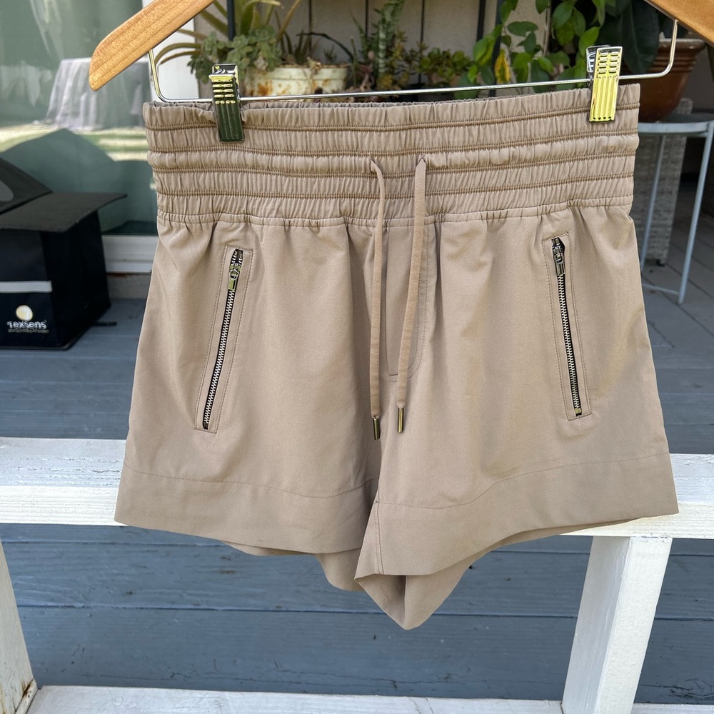 Athleta Camden short size 0 - Picture 2 of 5